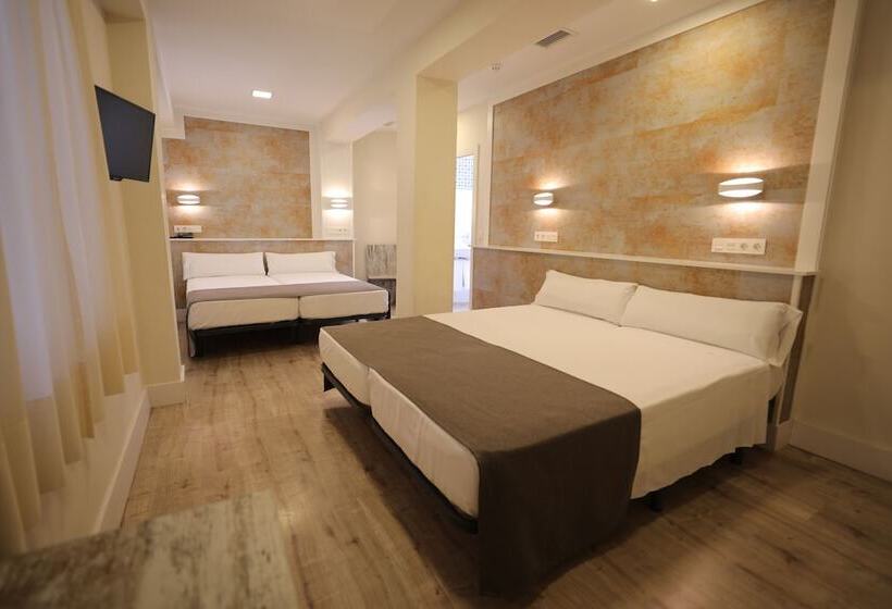 Habitación Triple Estándar, Yit Casablanca