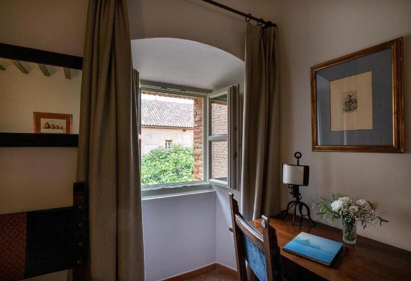 Номер Стандарт, Parador De Almagro