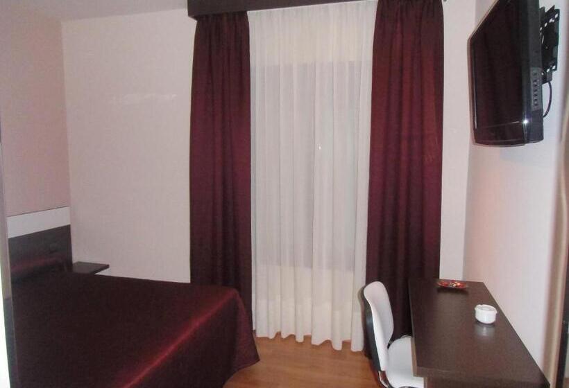 Номер Стандарт, Area De Servicio Villamartín