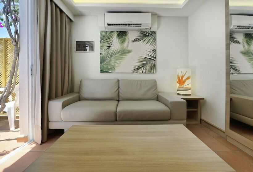 سوییت با چشم‌انداز استخر, Bull Costa Canaria & Spa - Adults Only