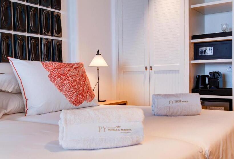 جناح جونيور مطلّ علي البحر, Hotel Fariones