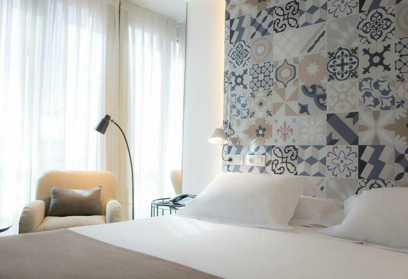 Quarto Triplo Estandar, Vincci Soma