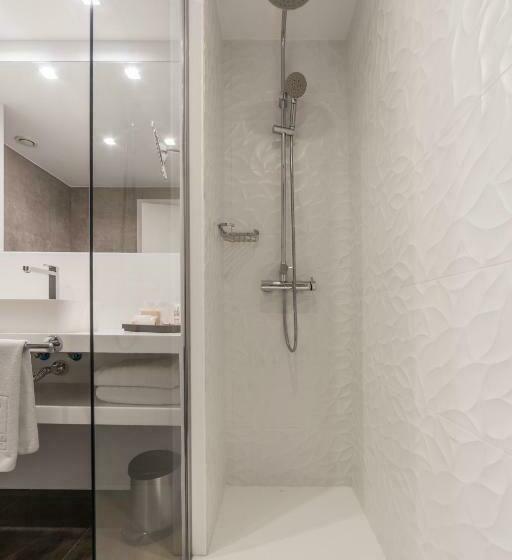 Quarto Economy, Vincci Soma