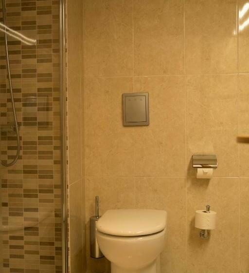 اتاق استاندارد سه نفره, Sercotel Tres Luces