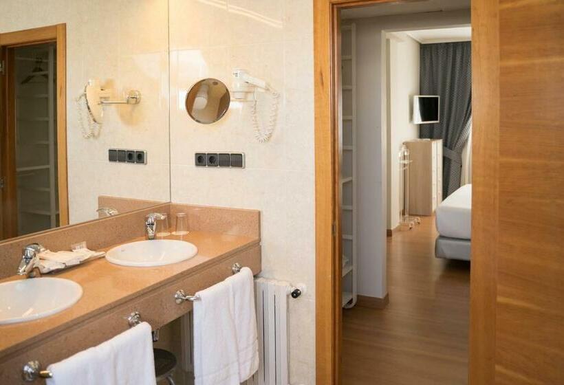 سوییت جونیور, Sercotel Tres Luces