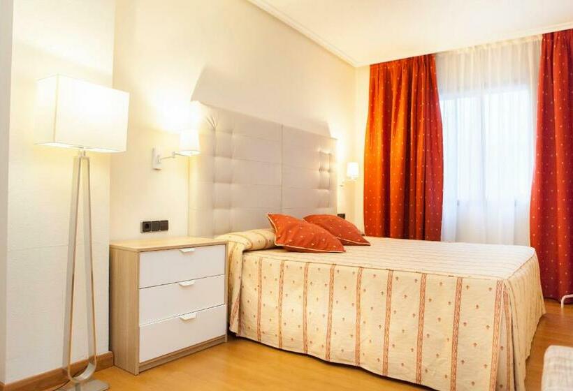 سوییت جونیور, Sercotel Tres Luces