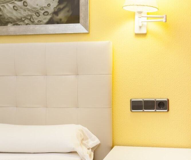 اتاق استاندارد یک نفره, Sercotel Tres Luces