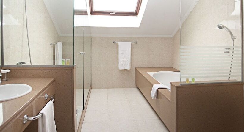 سوییت جونیور, Sercotel Tres Luces