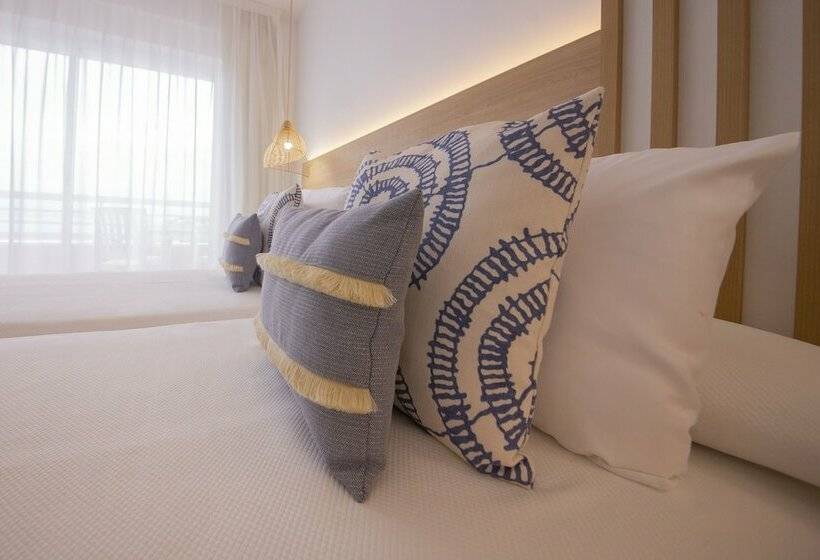 Triple Room Sea View, Cala Font