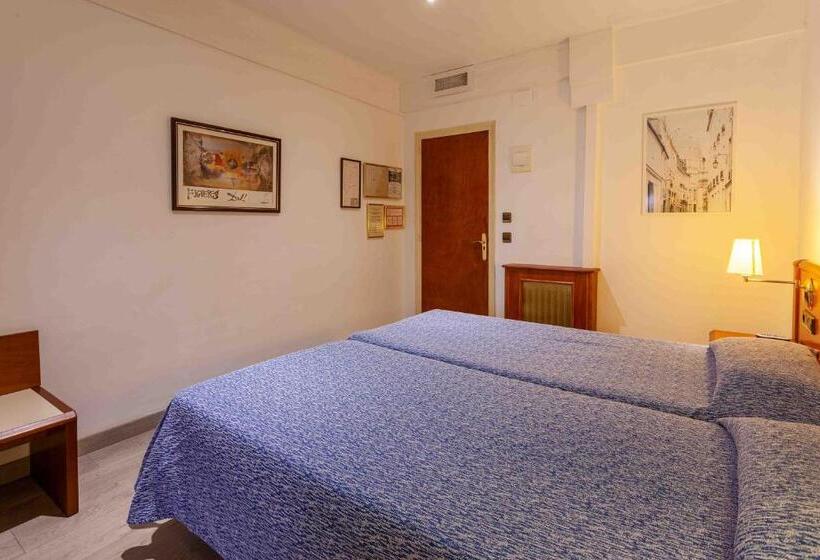 Habitación Estándar, Checkin Travé