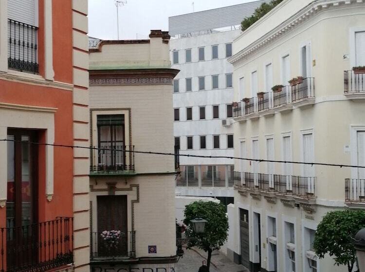اتاق استاندارد سه نفره, Europa Boutique Sevilla