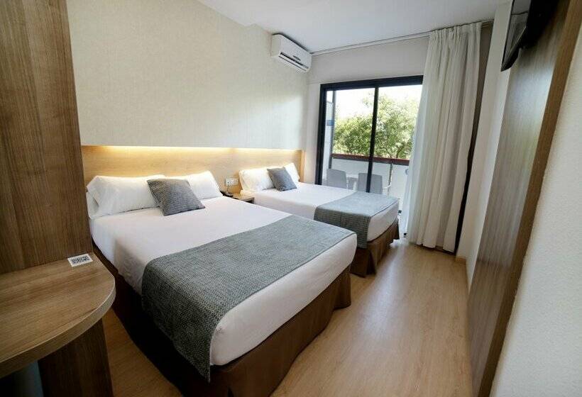 غرفة قياسية مزوَّدة بشُرفة, Eurosalou & Spa
