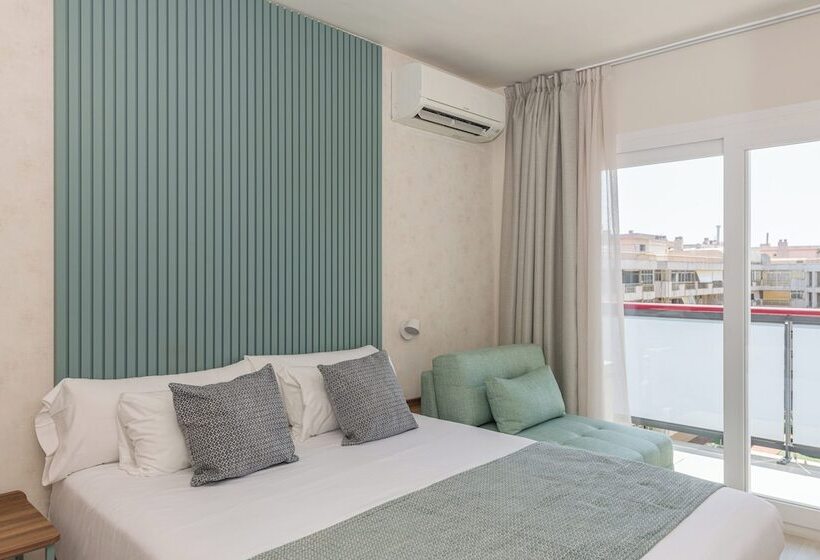 غرفة قياسية مطلّة علي حمام السباحة, Eurosalou & Spa
