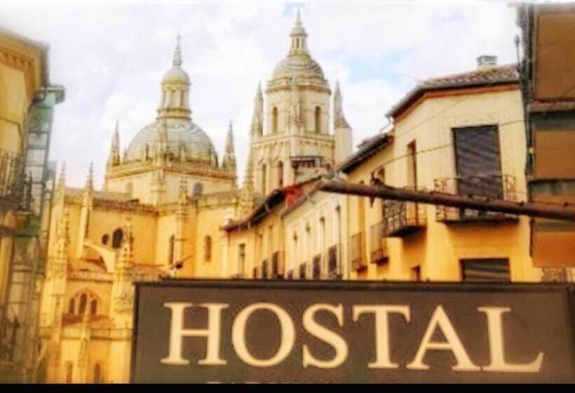 带阳台标准四人间, Hostal Plaza