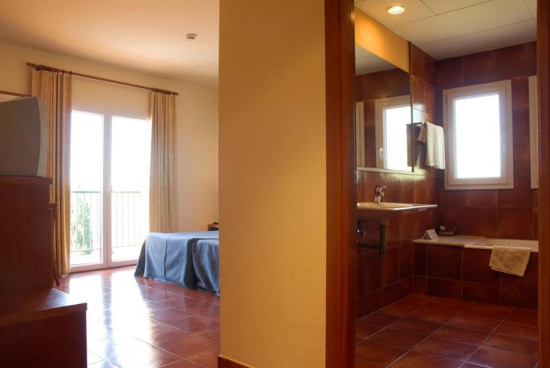 اتاق استاندارد یک نفره, Restaurant Hotel Picasso