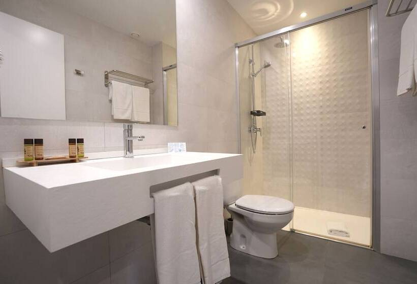 غرفة عائلية, Windsor Tossa   Adults Only 16