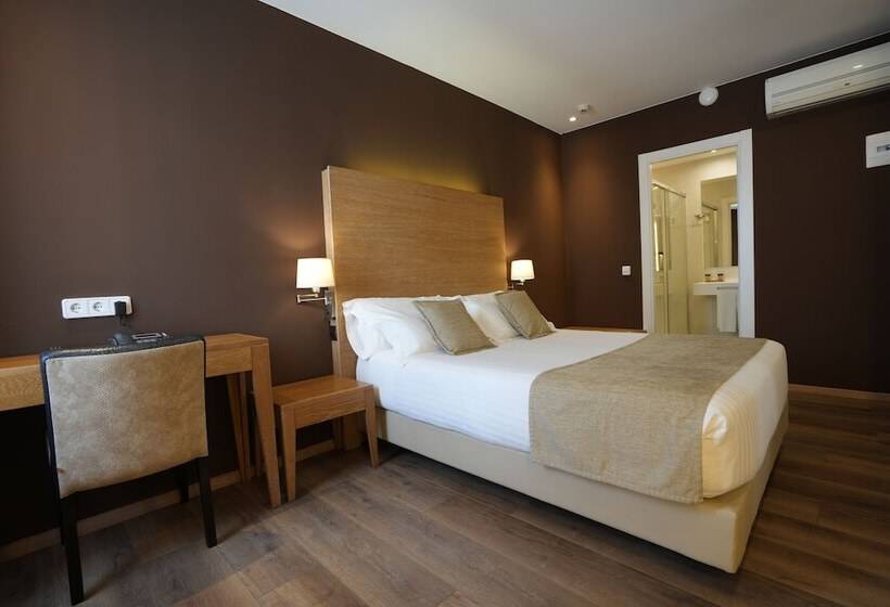 غرفة عائلية, Windsor Tossa   Adults Only 16