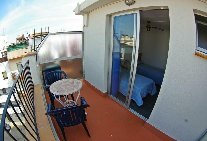 Standard Værelse m. Balkon, Hostal L'alba