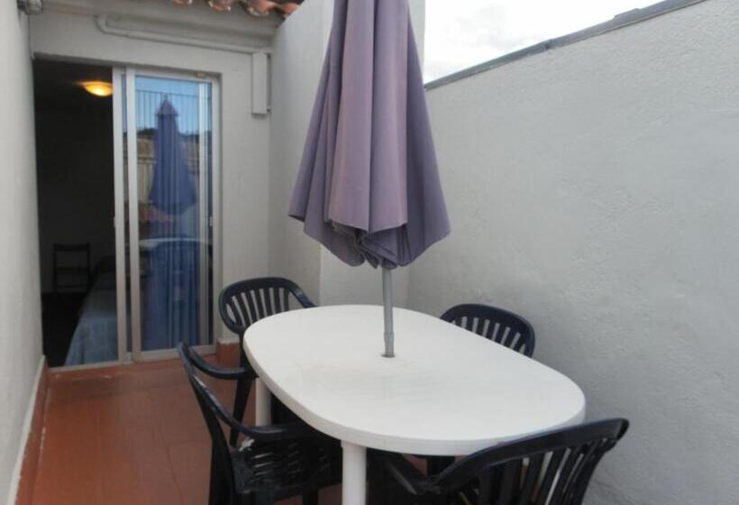 家庭间, Hostal L'alba