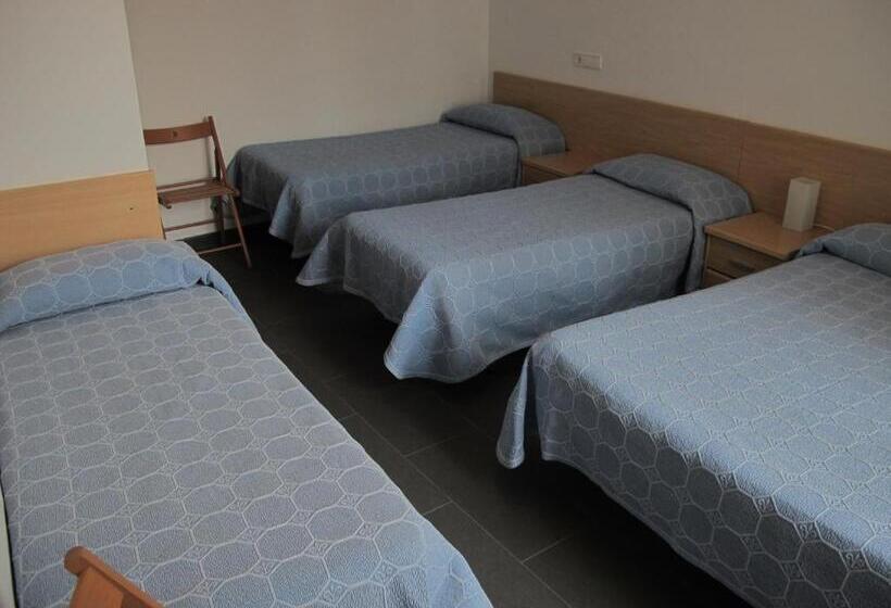 家庭间, Hostal L'alba