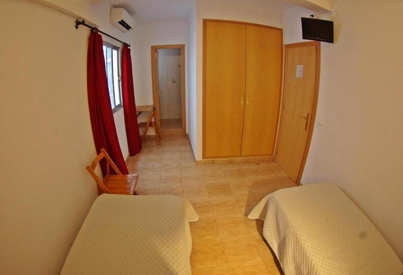 经济房, Hostal L'alba