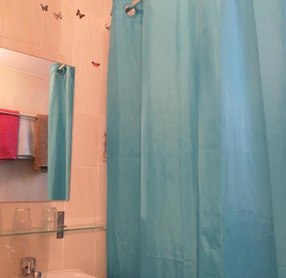 家庭间, Hostal L'alba