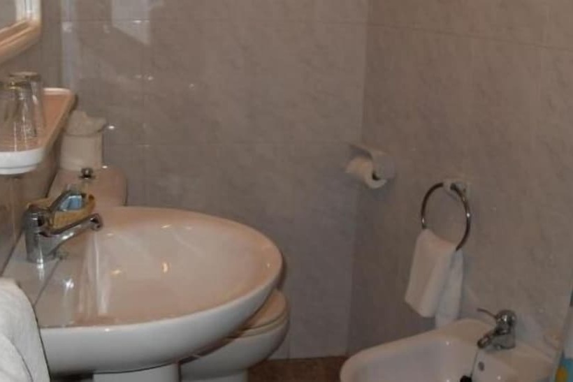غرفة قياسية فردية, Arboleda