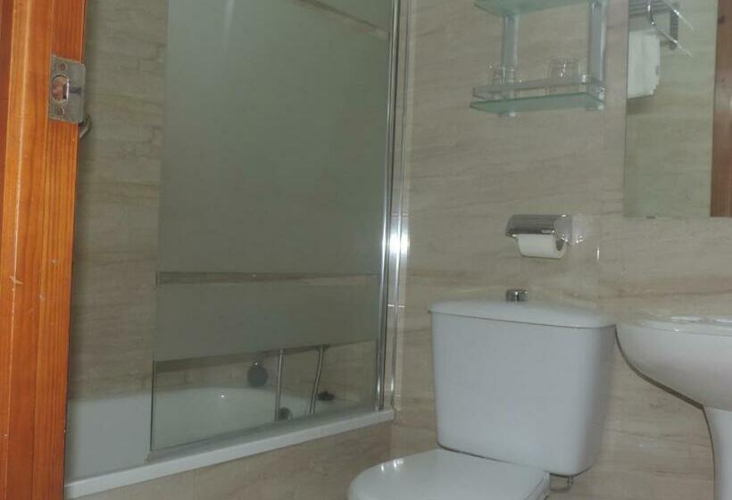 اتاق استاندارد با بالکن, Hostal Bahia