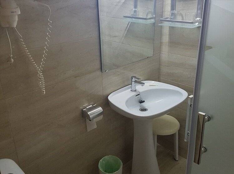 اتاق استاندارد با بالکن, Hostal Bahia