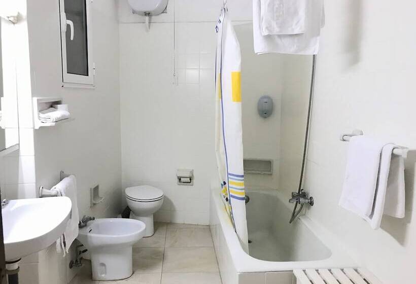 スタンダードトリプルルーム, Hostal La Mexicana