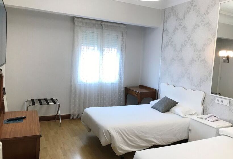 スタンダードシティビュールーム, Hostal La Mexicana