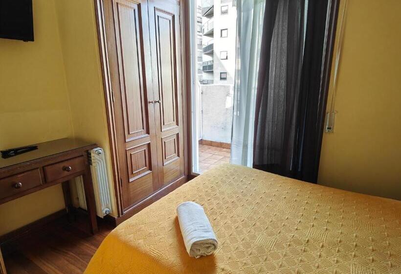 バルコニー付きシングルスタンダードルーム, Pensión Residencia Buenos Aires