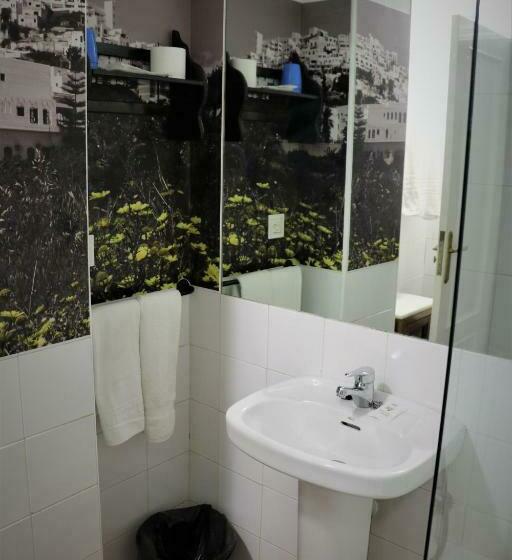 Quarto Estandar, Hostal Arco Plaza
