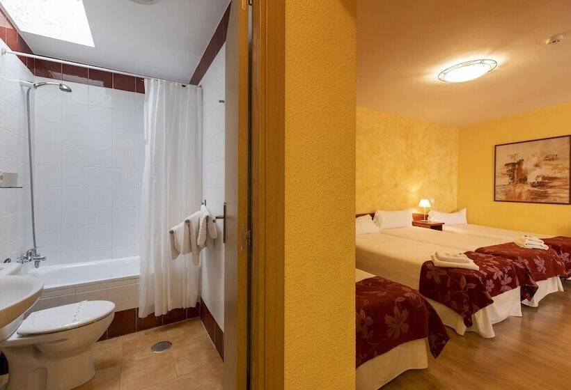 اتاق استاندارد چهار تخته, Hostal Restaurante Puerta Del Alcazar