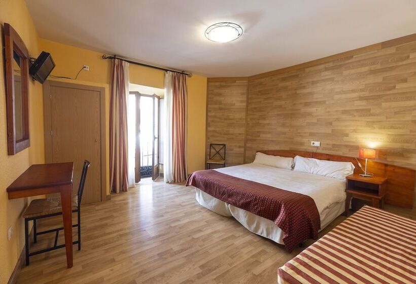 غرفة سوبيريور, Hostal Restaurante Puerta Del Alcazar