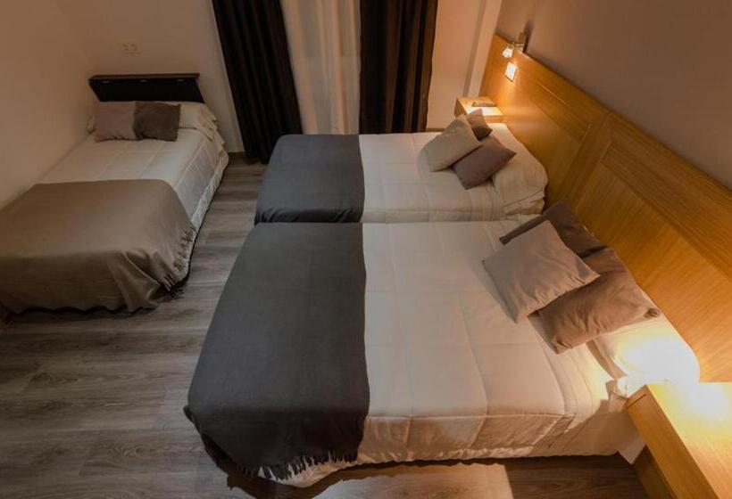 חדר סטנדרט לשלושה, Hostal Libertad
