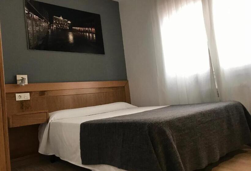 חדר אקונומי, Hostal Libertad