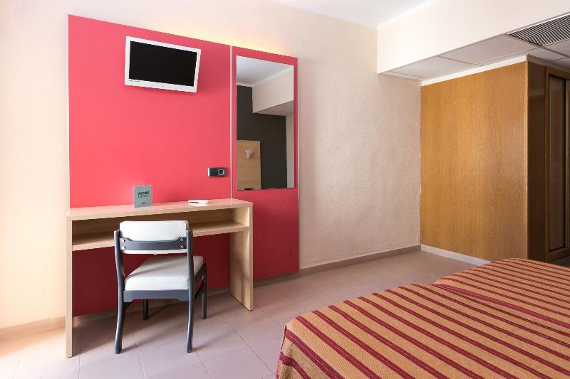 Номер Стандарт, The Red Hotel   Adults Only