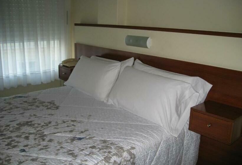 스탠다드 룸, Hostal Roma