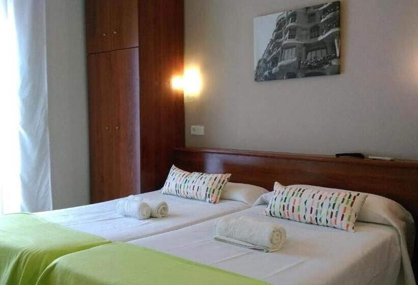 스탠다드 룸, Hostal Termes
