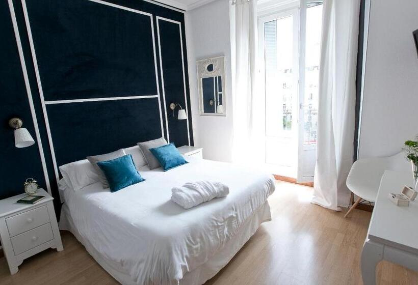 Habitación Superior, Vázquez De Mella Gran Vía