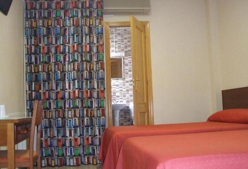 스탠다드 트리플 룸, Hostal Casa Juan
