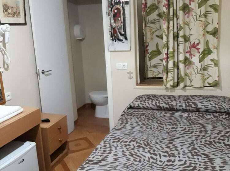 اتاق استاندارد یک نفره, Hostal Fuentesol