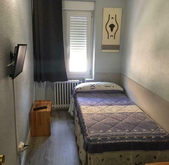 اتاق استاندارد یک تخته با سرویس بهداشتی مشترک, Hostal Rosales