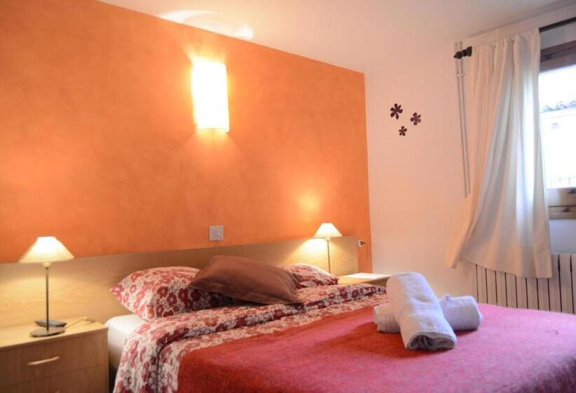 Номер Стандарт, Hostal La Cuineta De Cal Triuet