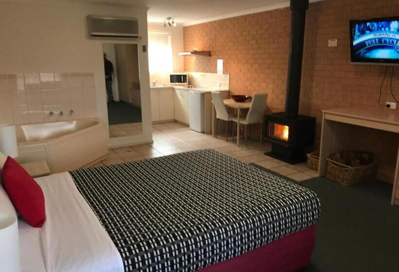 استودیوی استاندارد, Beachcomber Motel & Apartments