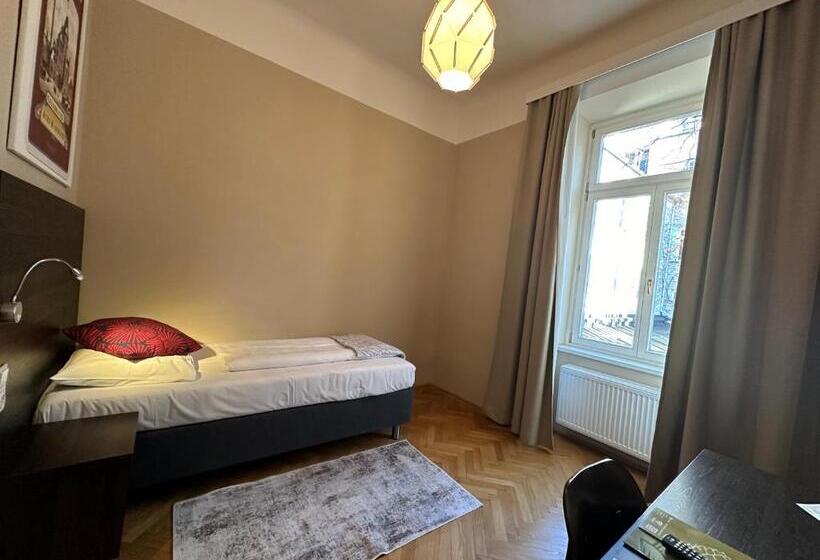 اتاق استاندارد یک نفره, Brauhof Wien