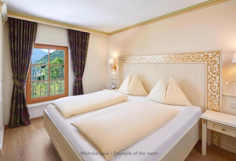 Suite with lake view, Grand Hotel Zell Am See