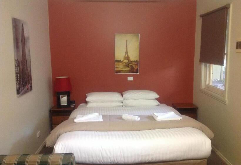 Quarto Familiar Vista Jardim, Coach House Inn