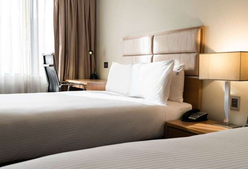 스탠다드 룸 더블 침대 2개, Holiday Inn Parramatta, An Ihg